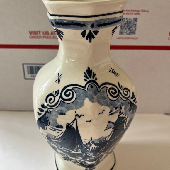 Delft/Blauw Delft Distel/Hand Painted/Made in Holland/Vase - Picture 1 of 11